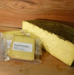 Wiesenblumenkäse